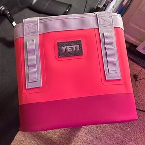 NWT bimini pink yeti Camino 20